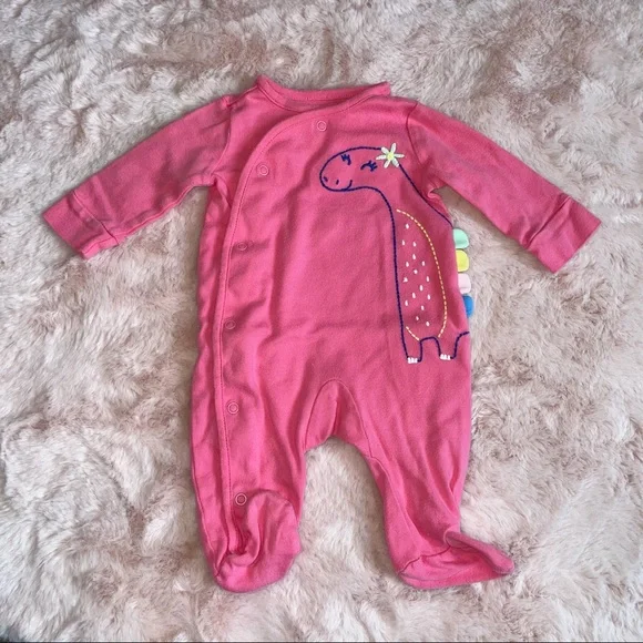 Carter’s baby girl or boy 0-3 months clothing - Picture 4 of 4